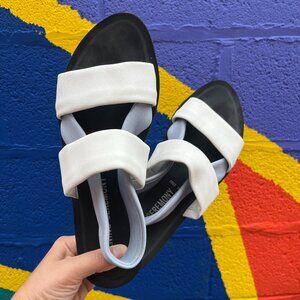 Opening Ceremony Elhena Blue And White Leather Slingback Sandals Size 41 US 10